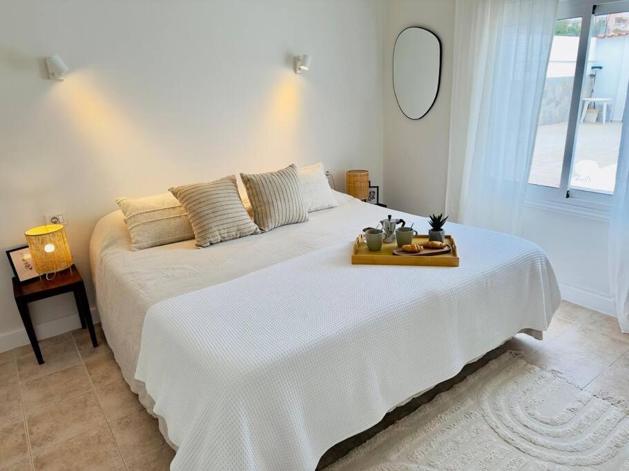 Beachfront Villa And Pool Puerto de Santiago  Buitenkant foto