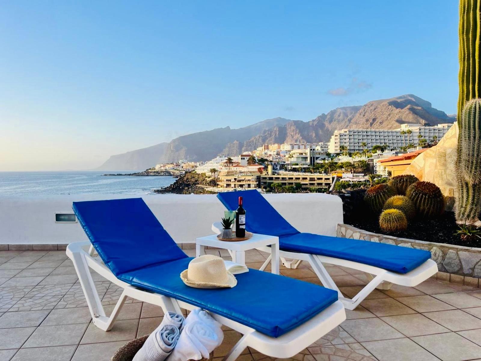 Beachfront Villa And Pool Puerto de Santiago  Buitenkant foto